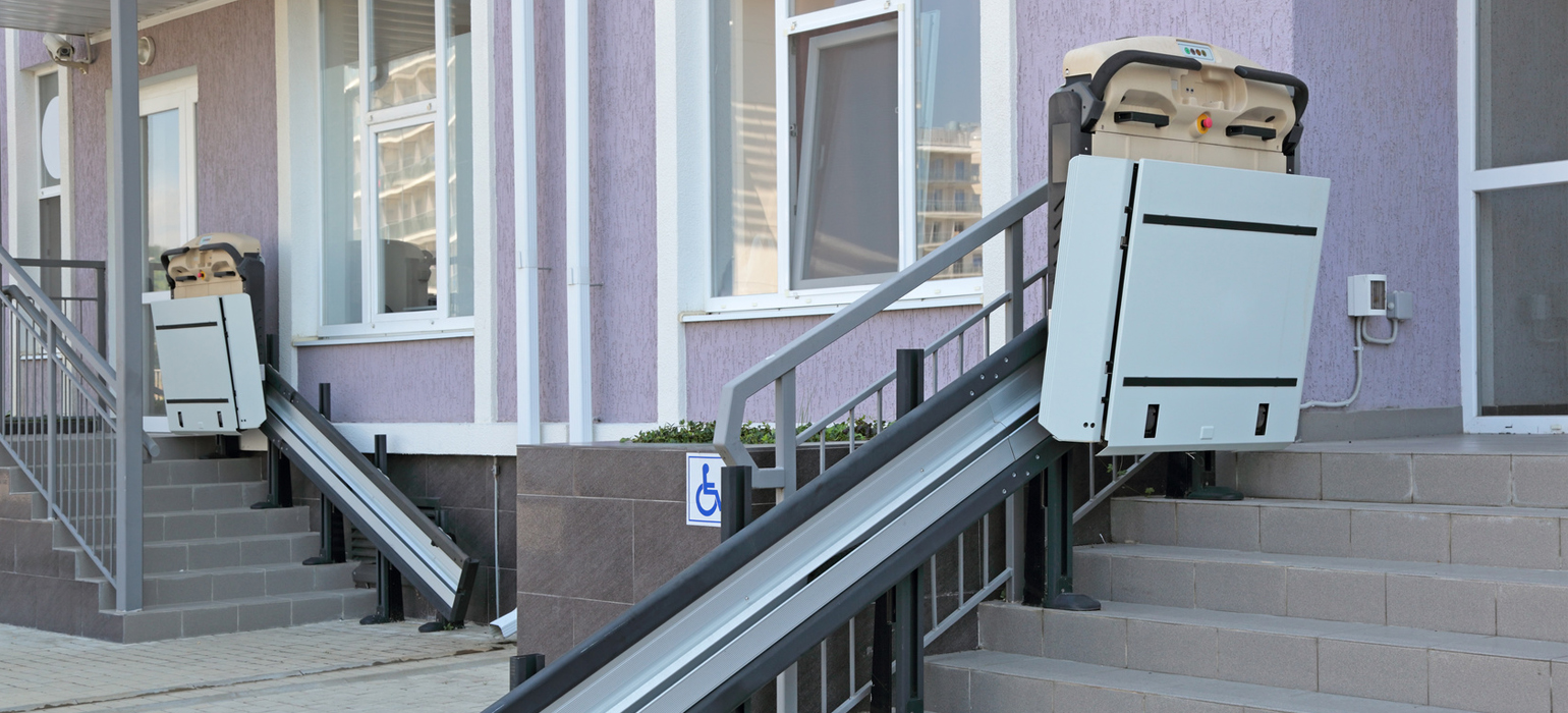 Plattformlift / Rollstuhllift » Treppenlift für den Rollstuhl | pflege.de