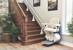 Ein Treppenlift an einer Treppe